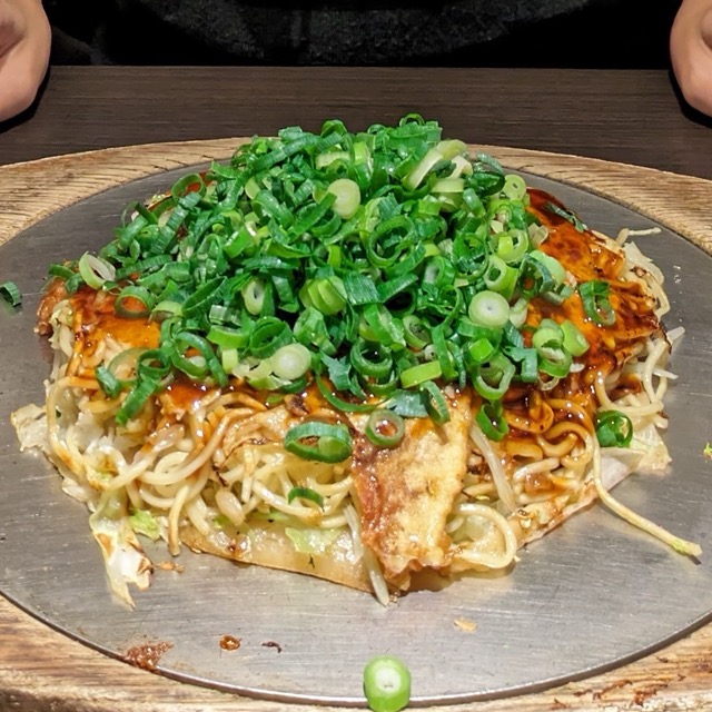 A plate of Okonomiyaki